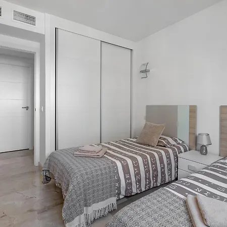 Apartment New With Sea View And Pool *
